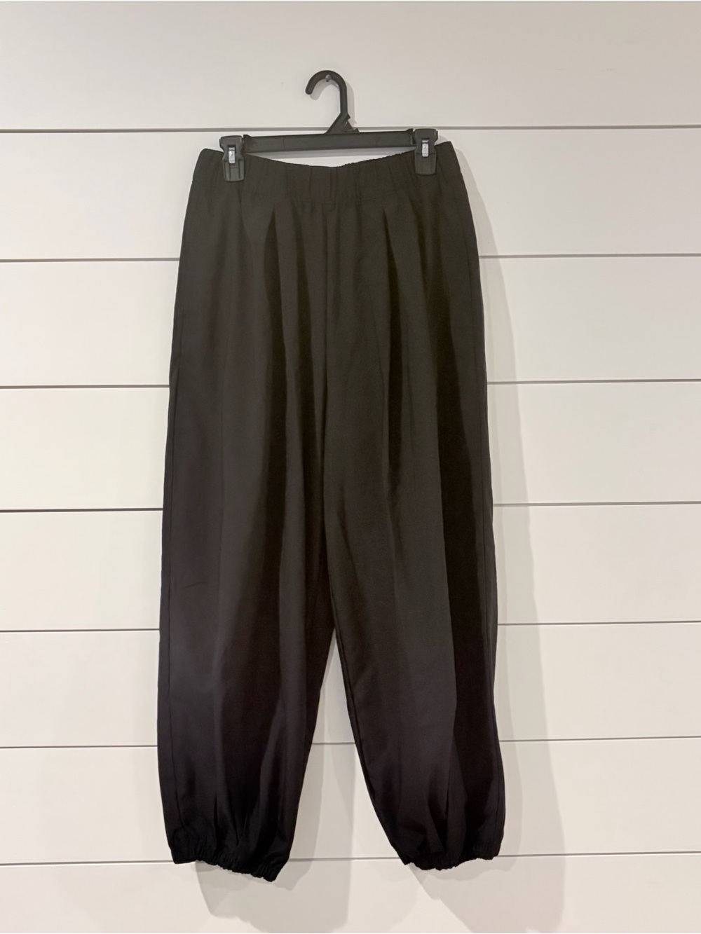OFFLINE by Aerie Black Jogger Pants Gorpcore Athleisure M Travel Streetwear